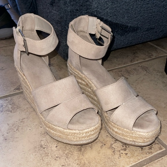 Universal Thread wedge heel - Picture 1 of 6